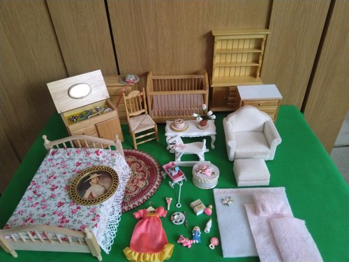 Large bundle doll house - large,