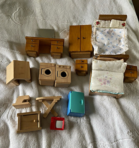Lot doll s house - house, wooden