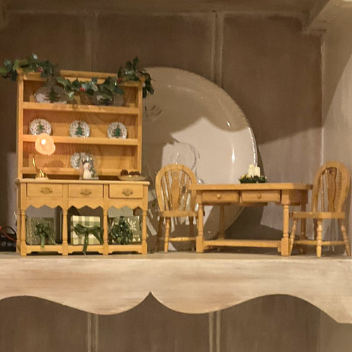 Scale wooden dolls house - 1:12,