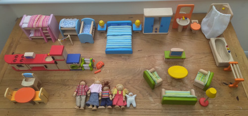 Pintoy wooden dolls - , house