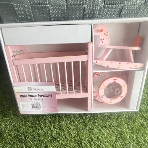 Doll house painted wooden - house, 1:12
